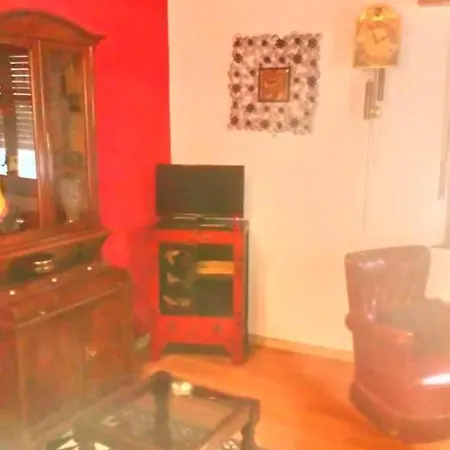 2 Bedrooms House With Enclosed Garden At בית נופש *