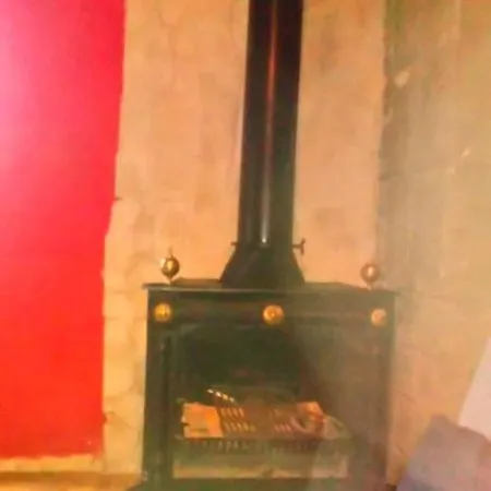 2 Bedrooms House With Enclosed Garden At